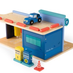 Tankstelle aus Holz